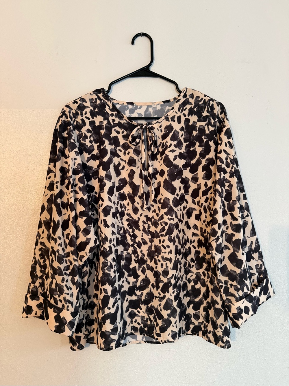 Neiman Marcus Tan Black Animal Print Wrinkle-Free Tie Neck Blouse